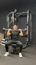 Omuz kuvveti ve güç için oturarak overhead press