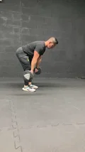 Üst sırt kalınlığı için barbel bent-over row